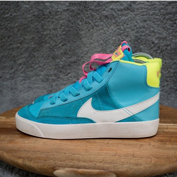 Nike Blazer Mid ‘77 High Top - Picture 3 of 5